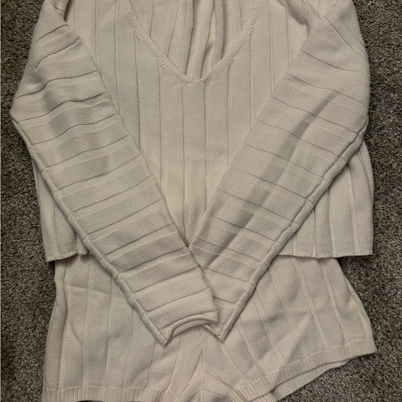 Cream knit set - Picture 1 of 5